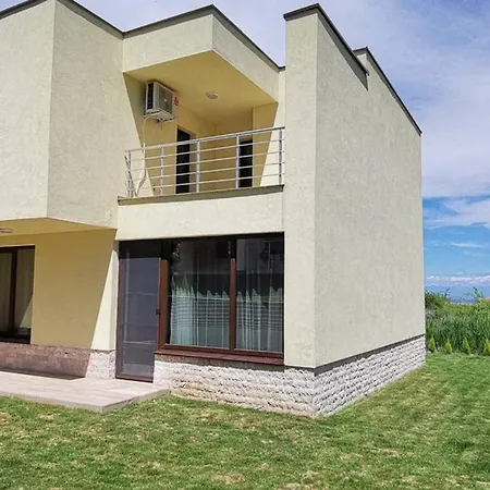 Дом отдыха House